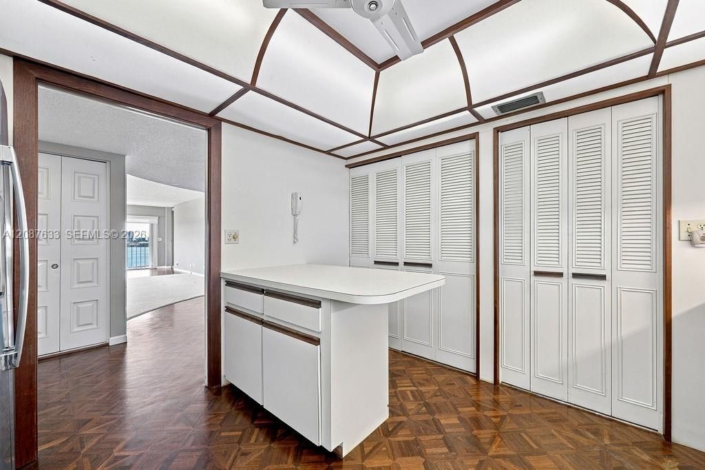 На продажу: $449,000 (2 спален, 2 ванн, 1440 Квадратных фут)