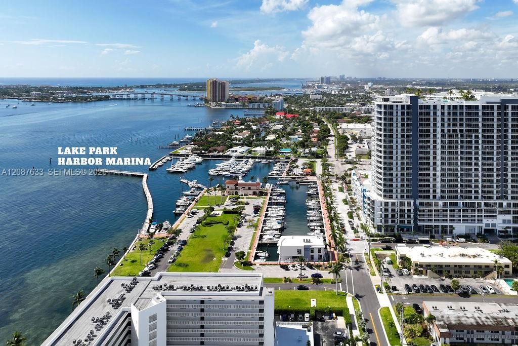На продажу: $449,000 (2 спален, 2 ванн, 1440 Квадратных фут)