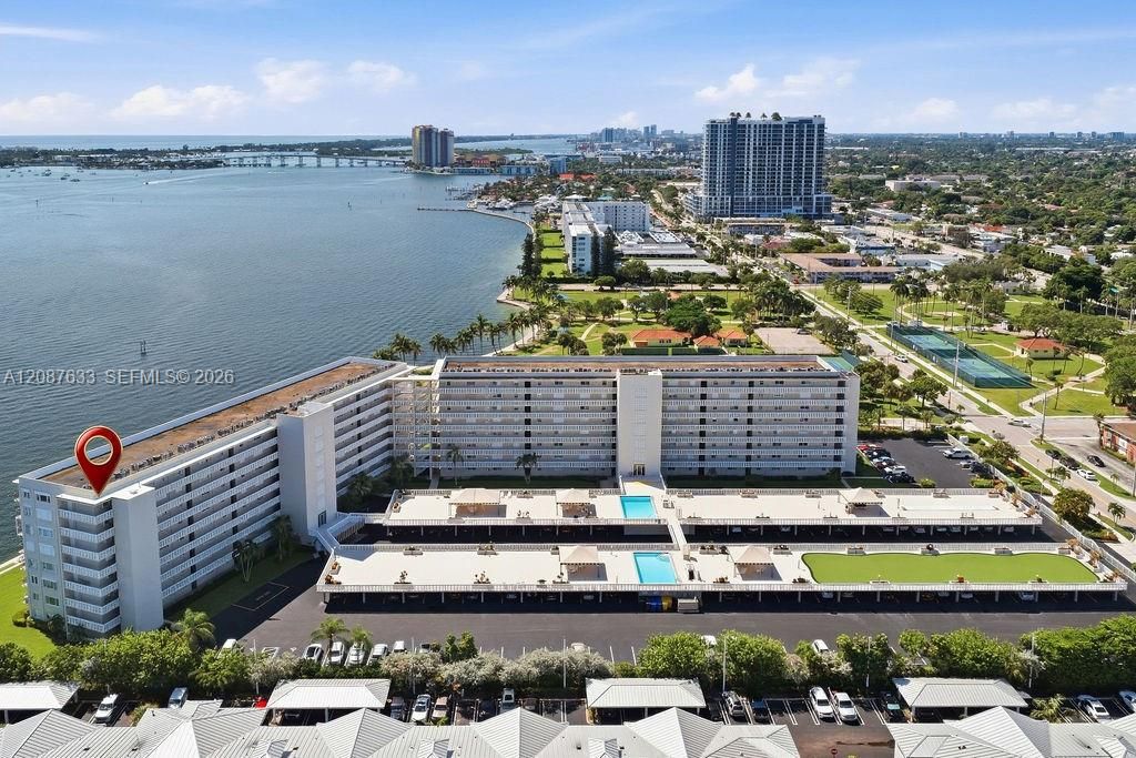 На продажу: $449,000 (2 спален, 2 ванн, 1440 Квадратных фут)