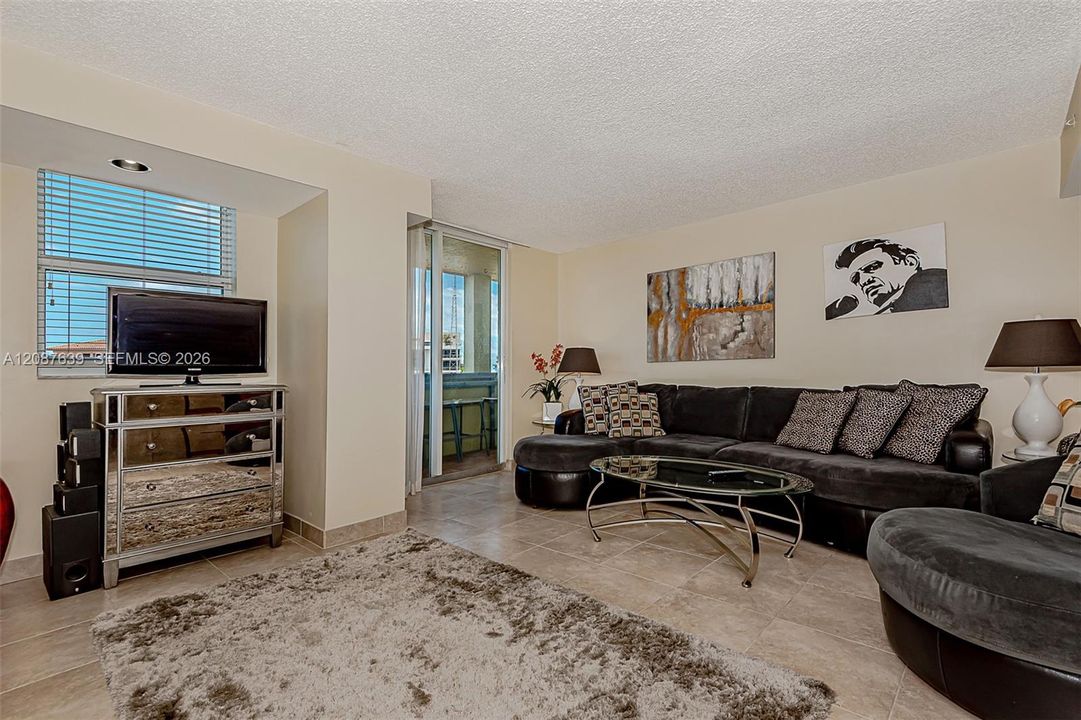 For Rent: $7,500 (2 beds, 2 baths, 1180 Square Feet)