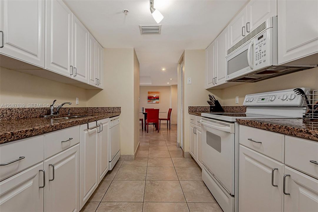 For Rent: $7,500 (2 beds, 2 baths, 1180 Square Feet)