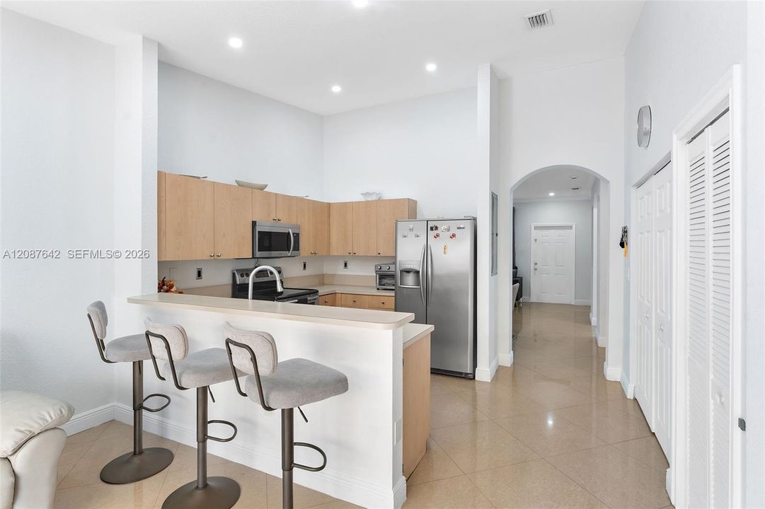 For Sale: $447,000 (3 beds, 2 baths, 1252 Square Feet)