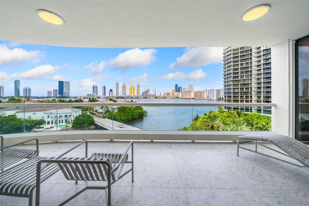 En Venta: $3,400,000 (3 camas, 3 baños, 2840 Pies cuadrados)