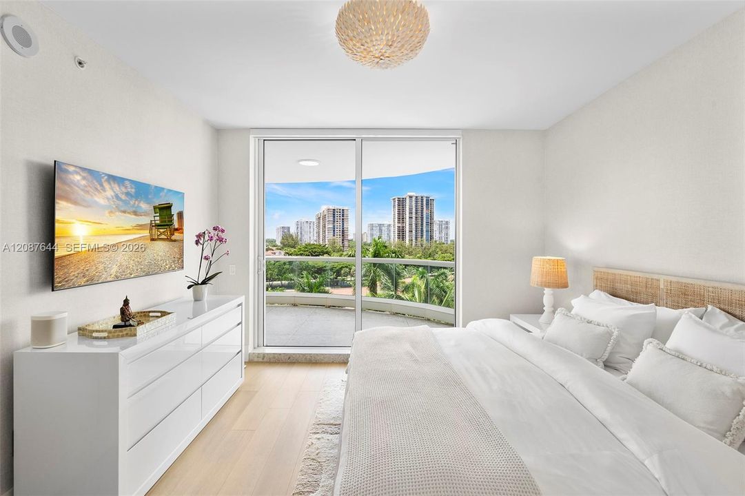 En Venta: $3,400,000 (3 camas, 3 baños, 2840 Pies cuadrados)