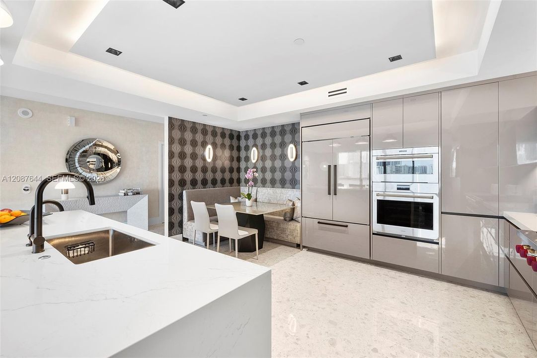 En Venta: $3,400,000 (3 camas, 3 baños, 2840 Pies cuadrados)