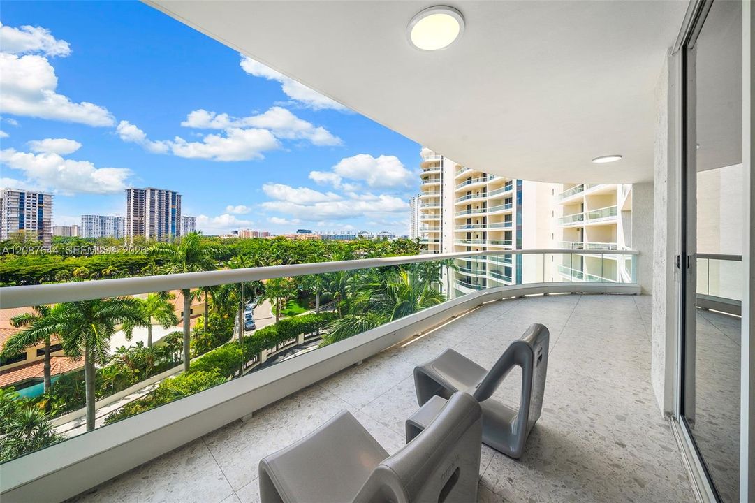 En Venta: $3,400,000 (3 camas, 3 baños, 2840 Pies cuadrados)