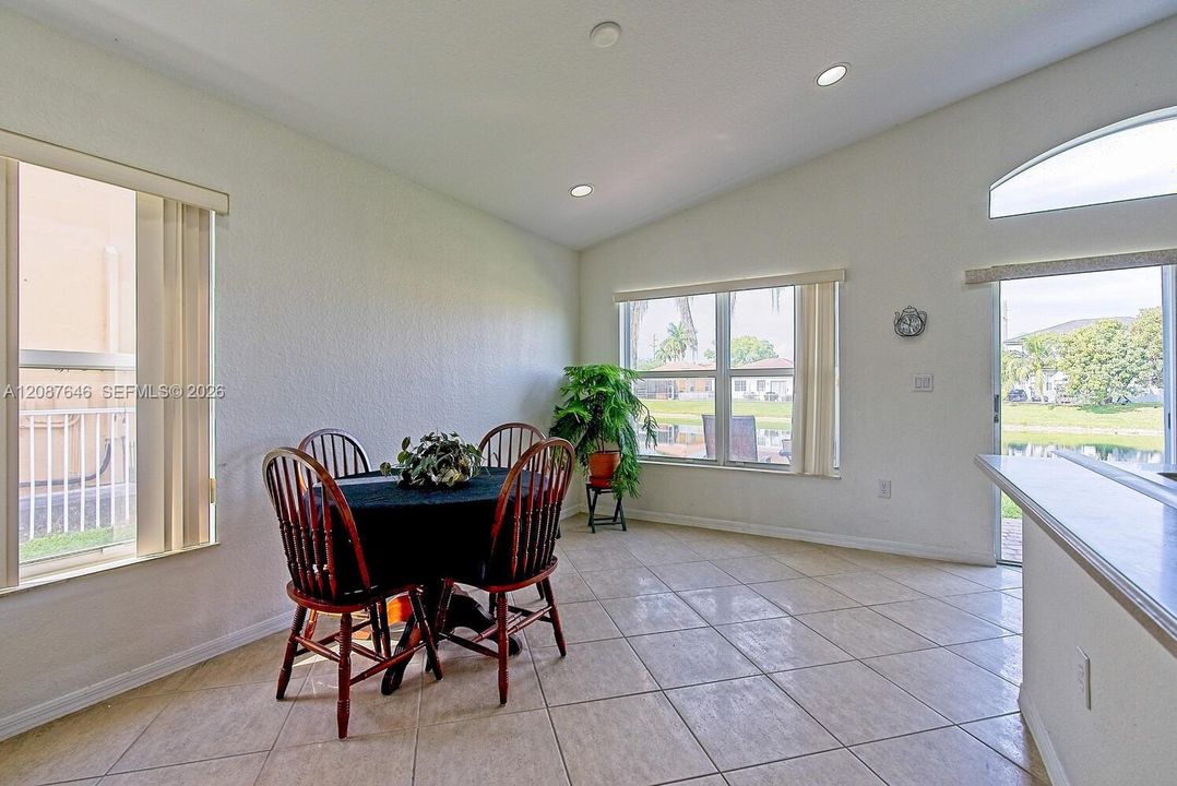 En Venta: $440,000 (3 camas, 2 baños, 1483 Pies cuadrados)
