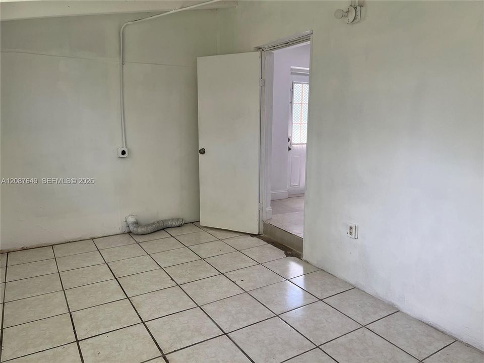 Large Utility Room