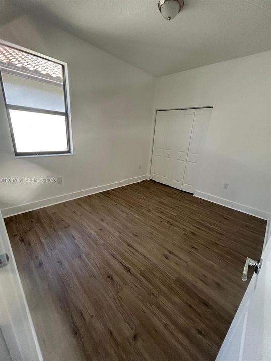 For Rent: $2,100 (3 beds, 2 baths, 1958 Square Feet)