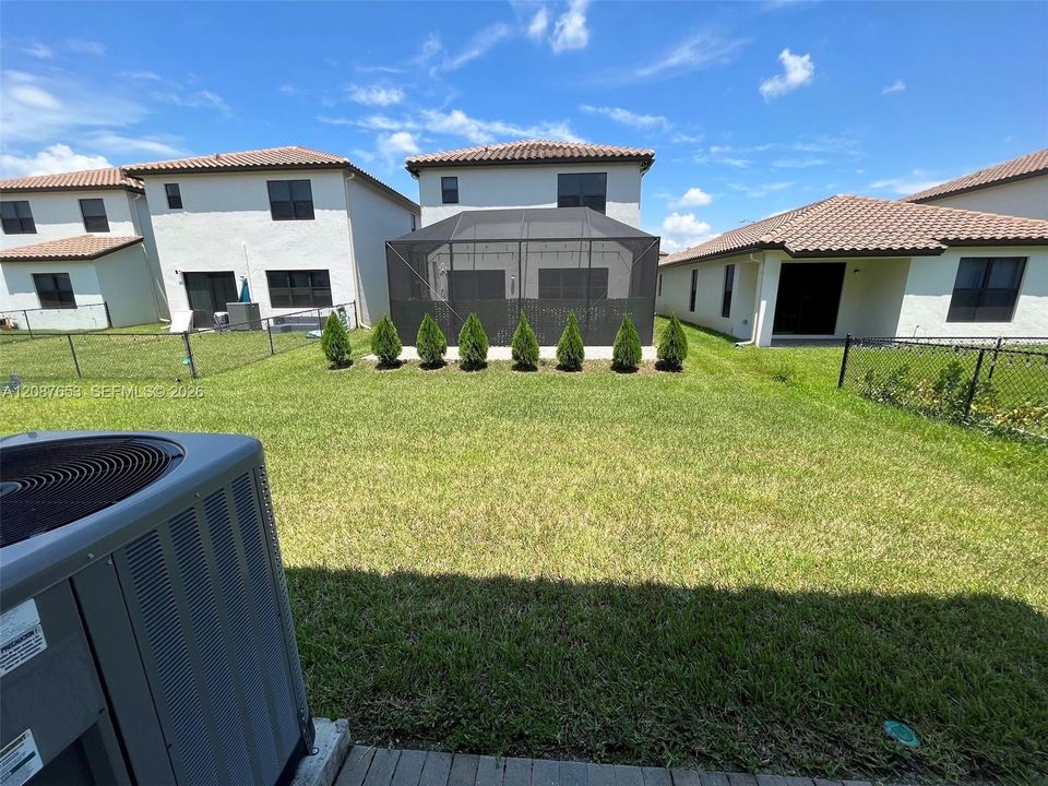 For Rent: $2,100 (3 beds, 2 baths, 1958 Square Feet)