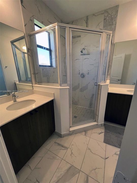 For Rent: $2,100 (3 beds, 2 baths, 1958 Square Feet)