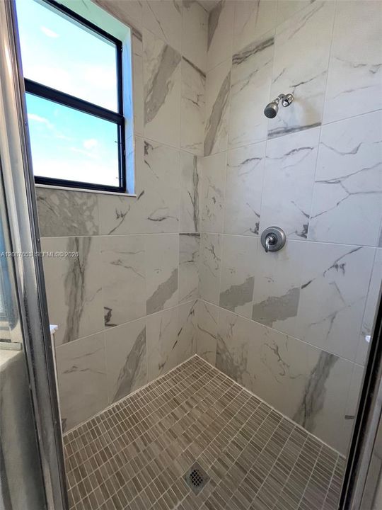 For Rent: $2,100 (3 beds, 2 baths, 1958 Square Feet)