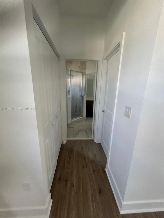 For Rent: $2,100 (3 beds, 2 baths, 1958 Square Feet)