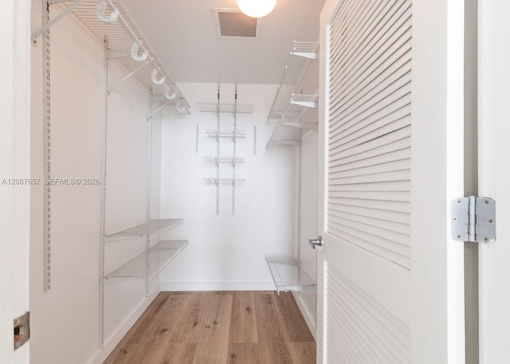 В аренду: $6,000 (3 спален, 2 ванн, 1242 Квадратных фут)
