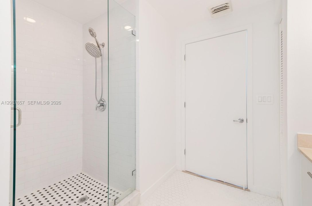 В аренду: $6,000 (3 спален, 2 ванн, 1242 Квадратных фут)