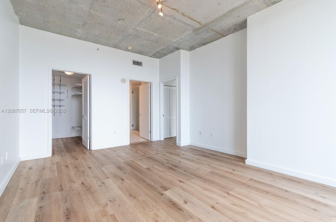 В аренду: $6,000 (3 спален, 2 ванн, 1242 Квадратных фут)