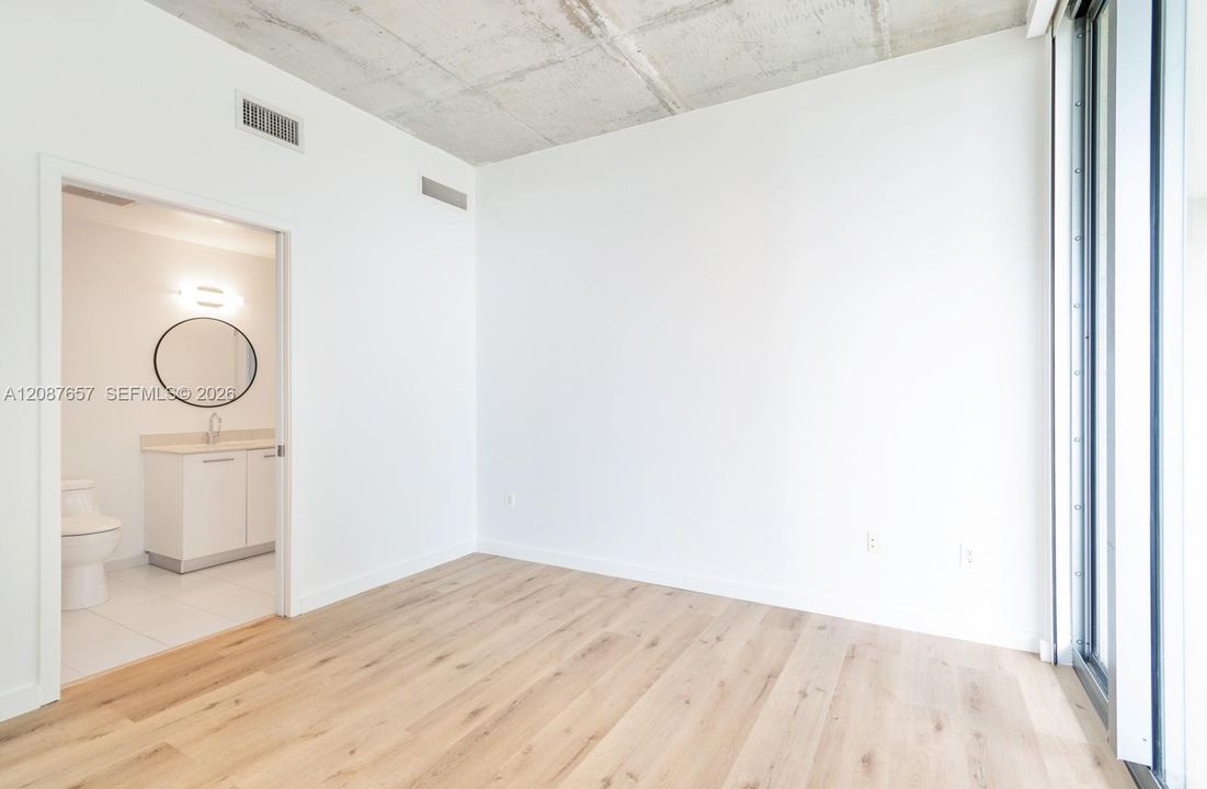 В аренду: $6,000 (3 спален, 2 ванн, 1242 Квадратных фут)
