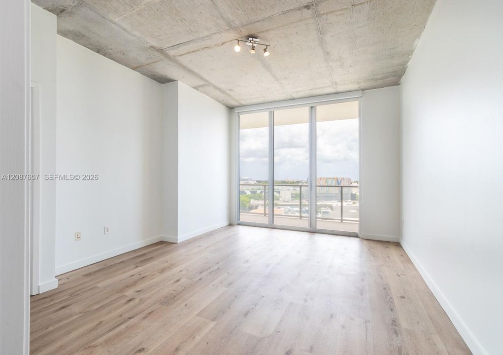В аренду: $6,000 (3 спален, 2 ванн, 1242 Квадратных фут)