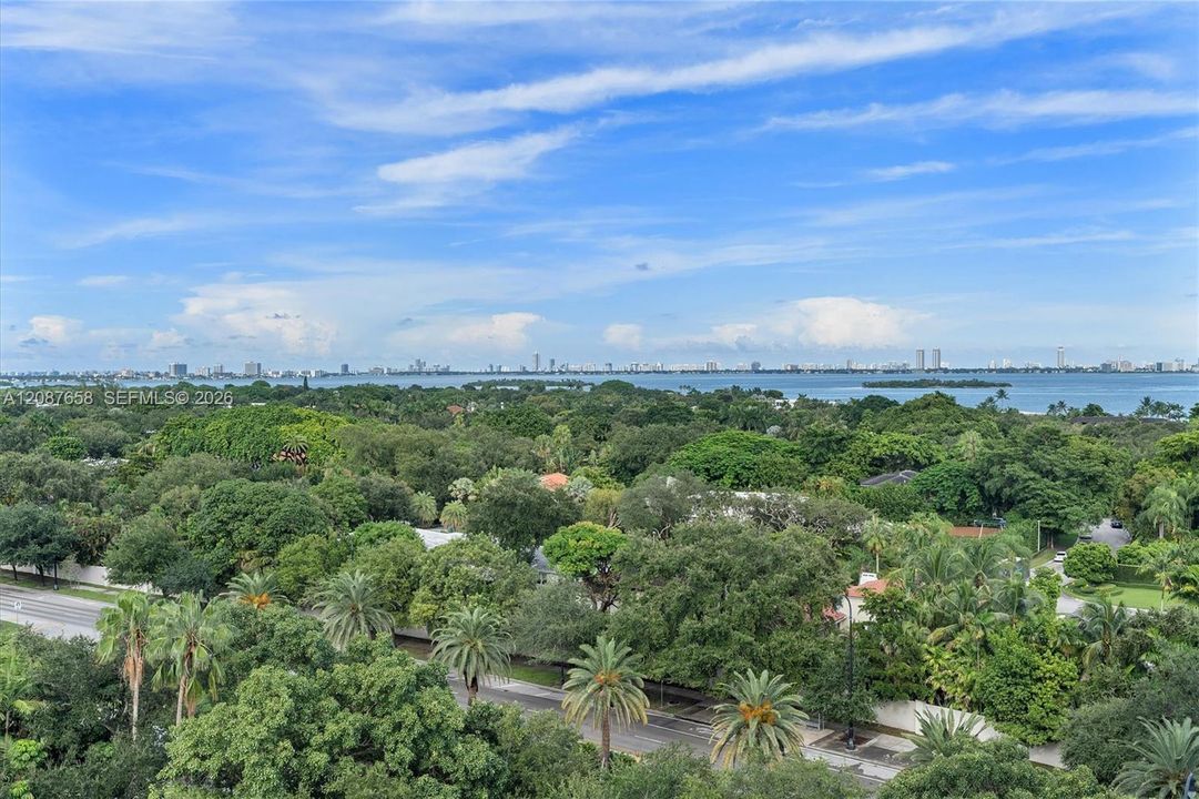For Sale: $425,000 (1 beds, 1 baths, 730 Square Feet)