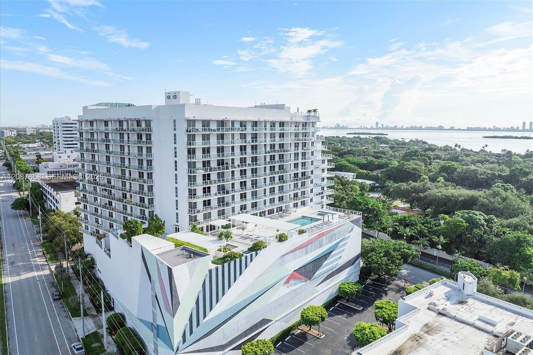 For Sale: $425,000 (1 beds, 1 baths, 730 Square Feet)