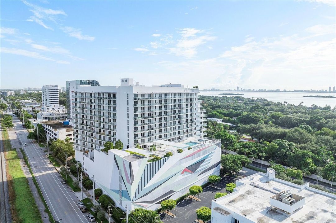 For Sale: $425,000 (1 beds, 1 baths, 730 Square Feet)