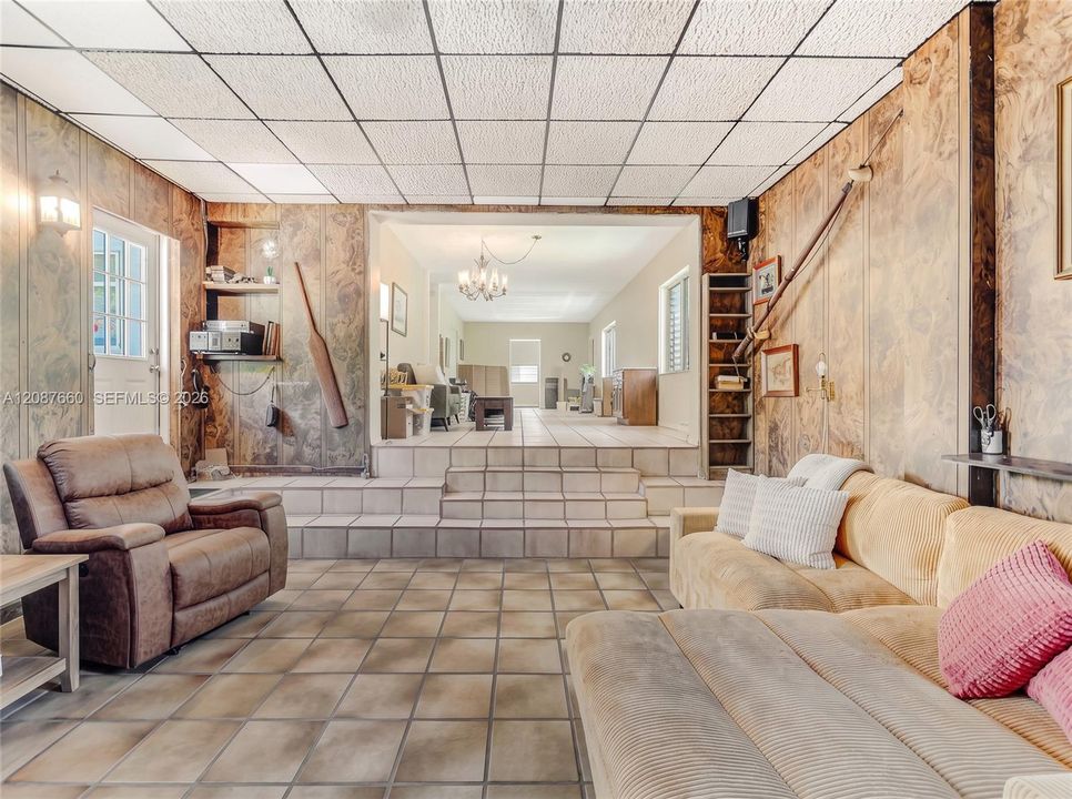 待售: $585,000 (2 贝兹, 2 浴室, 1667 平方英尺)
