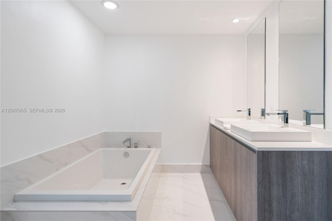 For Rent: $8,500 (3 beds, 4 baths, 1469 Square Feet)