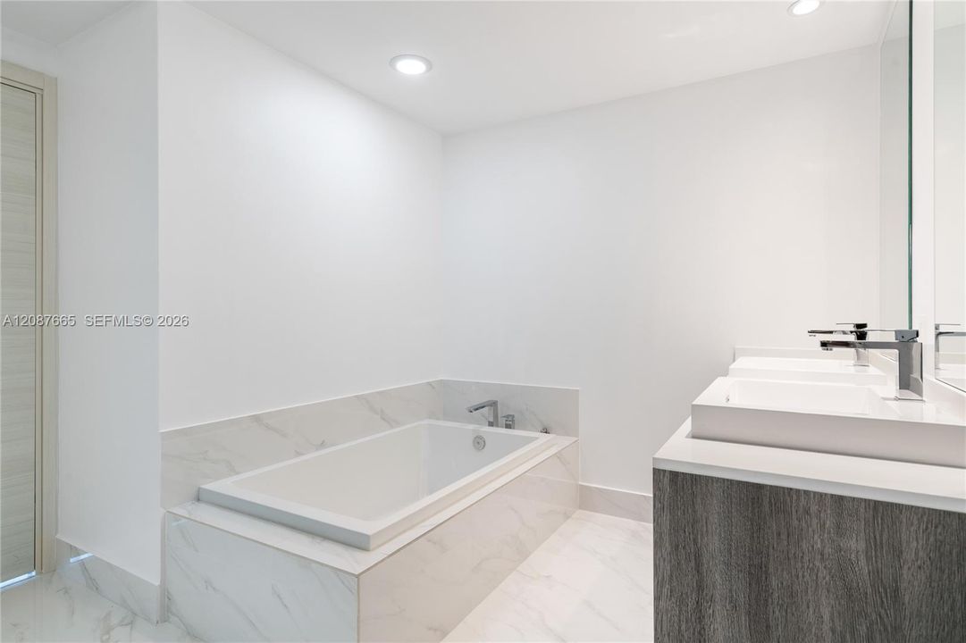 For Rent: $8,500 (3 beds, 4 baths, 1469 Square Feet)