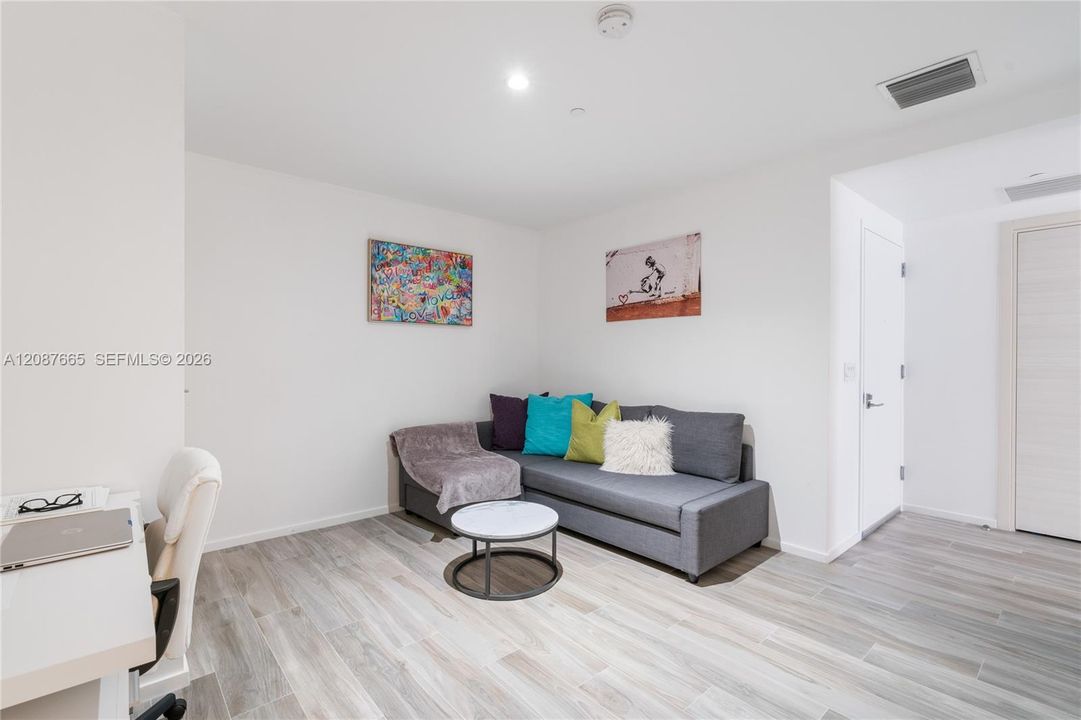 For Rent: $8,500 (3 beds, 4 baths, 1469 Square Feet)