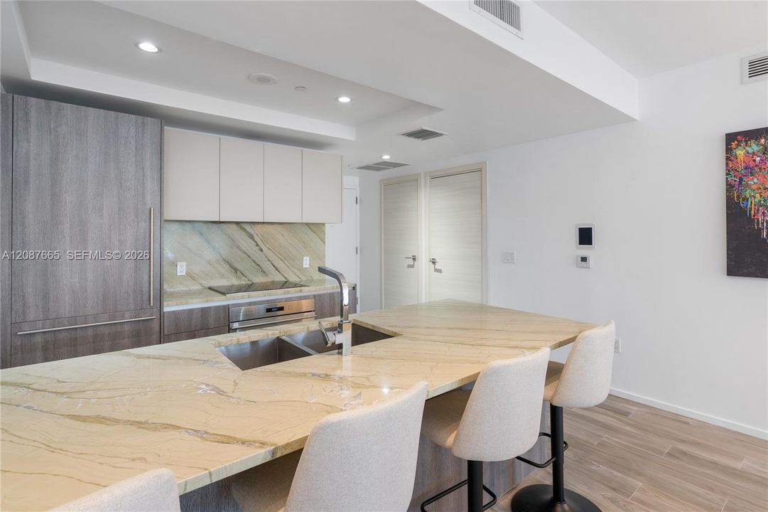 For Rent: $8,500 (3 beds, 4 baths, 1469 Square Feet)