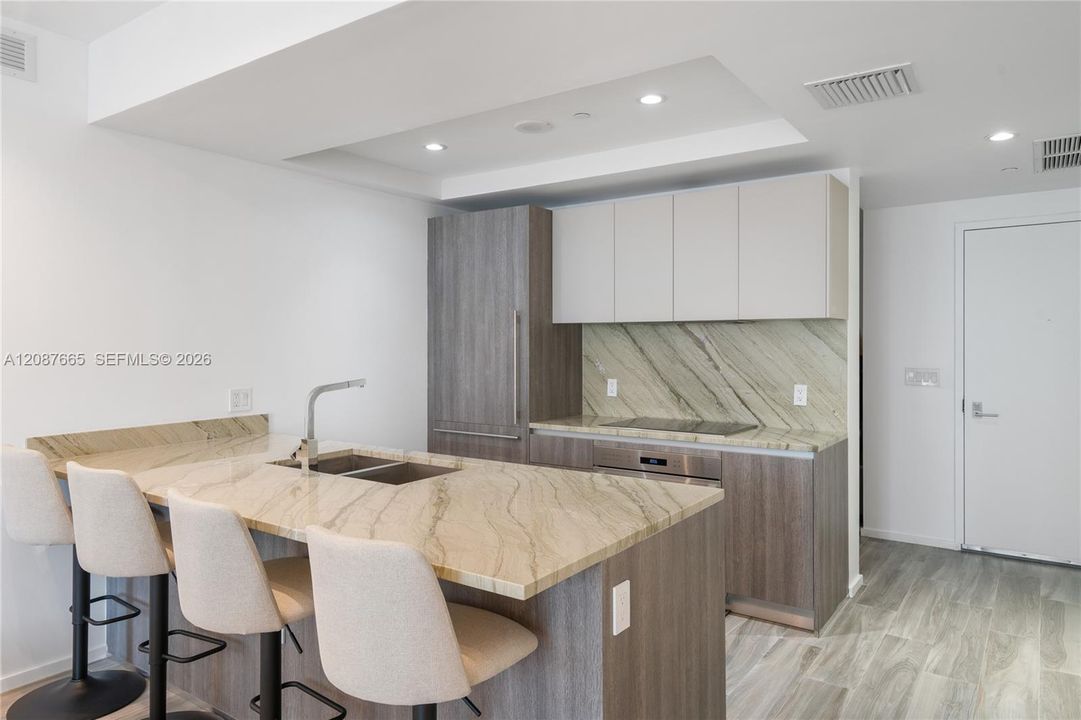 For Rent: $8,500 (3 beds, 4 baths, 1469 Square Feet)