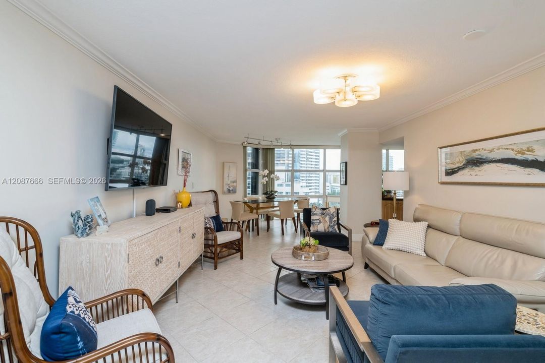 For Rent: $4,150 (1 beds, 2 baths, 1503 Square Feet)