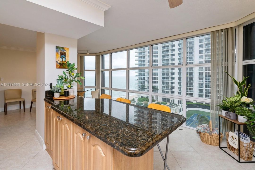 For Rent: $4,150 (1 beds, 2 baths, 1503 Square Feet)
