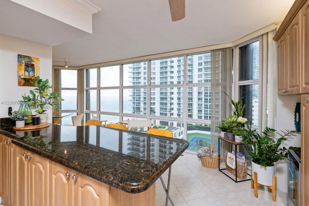 For Rent: $4,150 (1 beds, 2 baths, 1503 Square Feet)