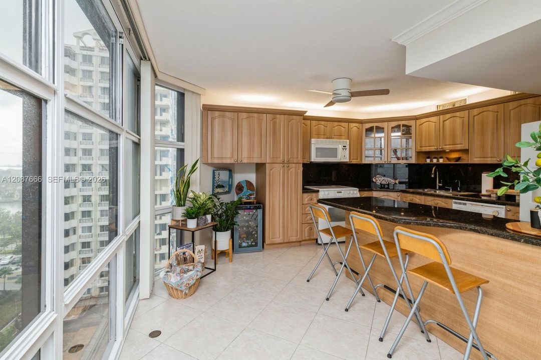For Rent: $4,150 (1 beds, 2 baths, 1503 Square Feet)