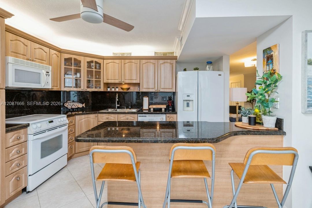 For Rent: $4,150 (1 beds, 2 baths, 1503 Square Feet)