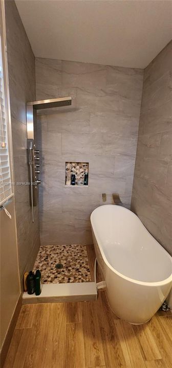 For Sale: $469,900 (4 beds, 3 baths, 1765 Square Feet)