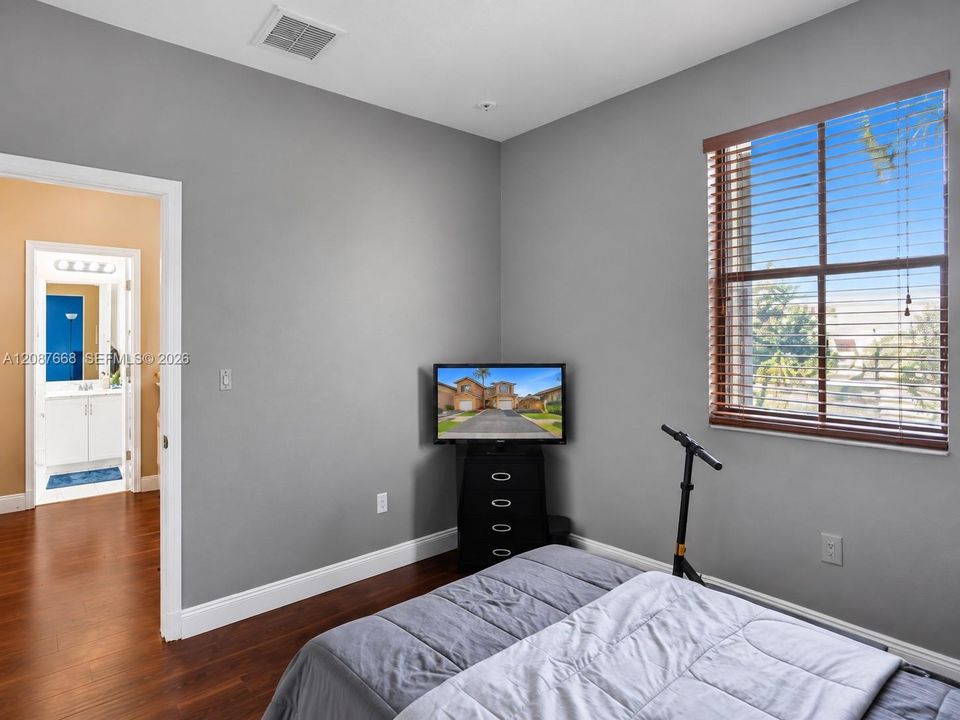 For Sale: $469,900 (4 beds, 3 baths, 1765 Square Feet)