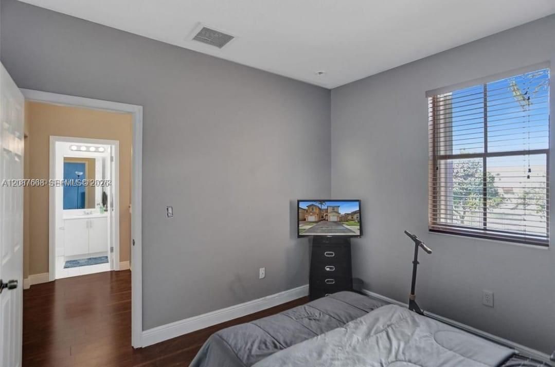 For Sale: $469,900 (4 beds, 3 baths, 1765 Square Feet)