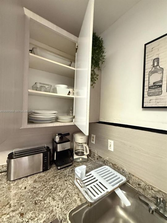 For Rent: $2,200 (2 beds, 2 baths, 1025 Square Feet)