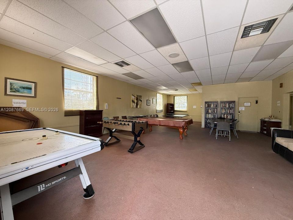 For Rent: $2,200 (2 beds, 2 baths, 1025 Square Feet)