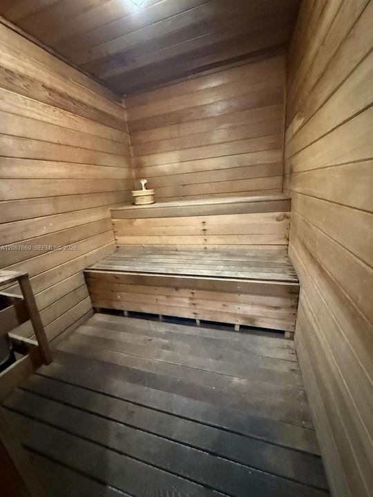 For Rent: $2,200 (2 beds, 2 baths, 1025 Square Feet)