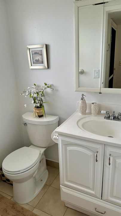 Guest 1/2 Bath