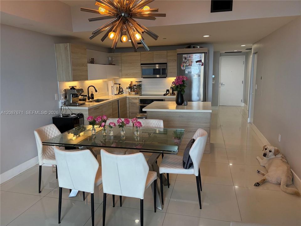 На продажу: $639,000 (2 спален, 2 ванн, 1122 Квадратных фут)