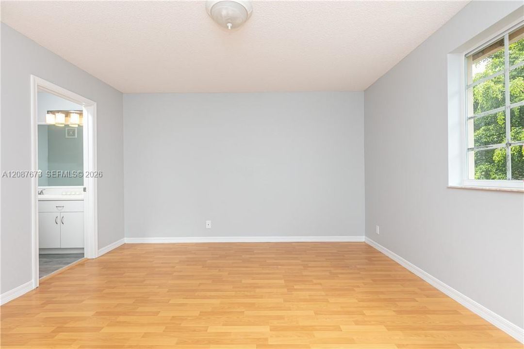 En Renta: $3,350 (3 camas, 2 baños, 1443 Pies cuadrados)