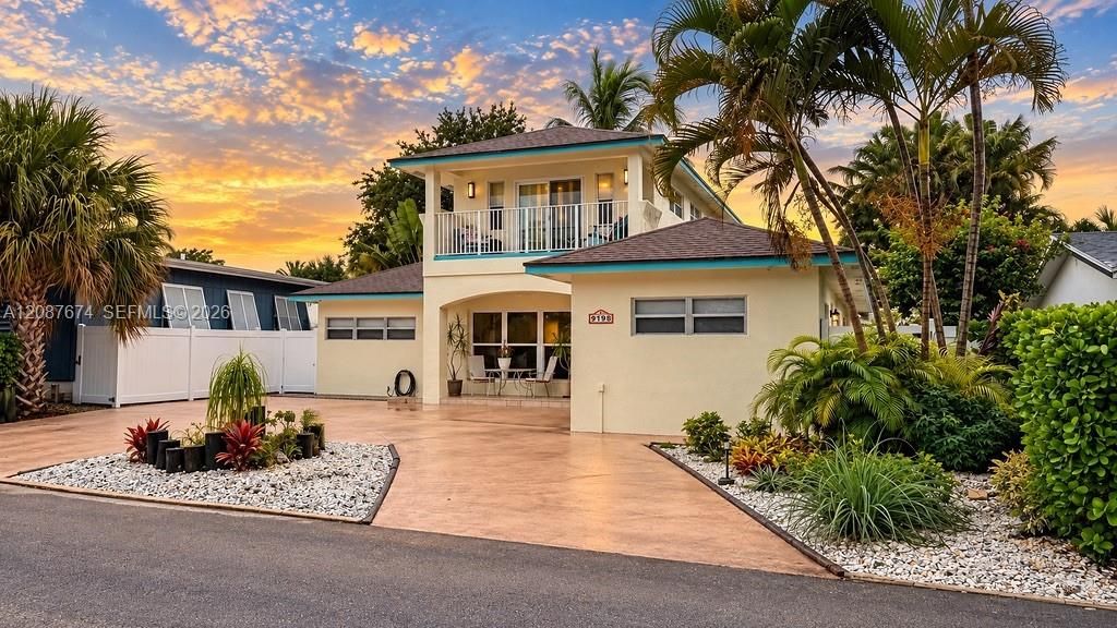 En Venta: $1,299,000 (4 camas, 3 baños, 2051 Pies cuadrados)
