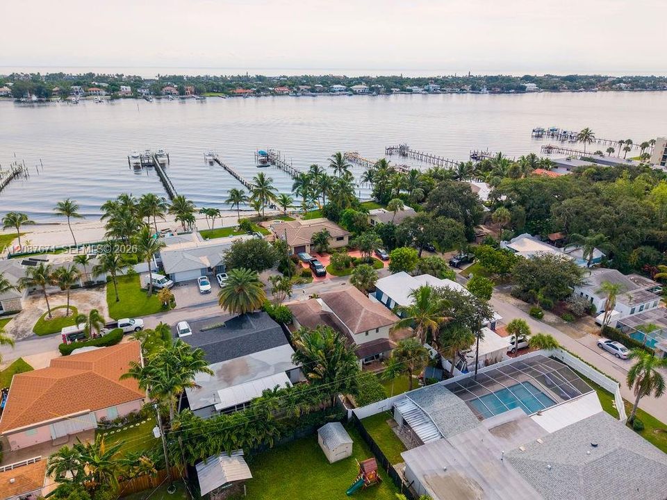 En Venta: $1,299,000 (4 camas, 3 baños, 2051 Pies cuadrados)
