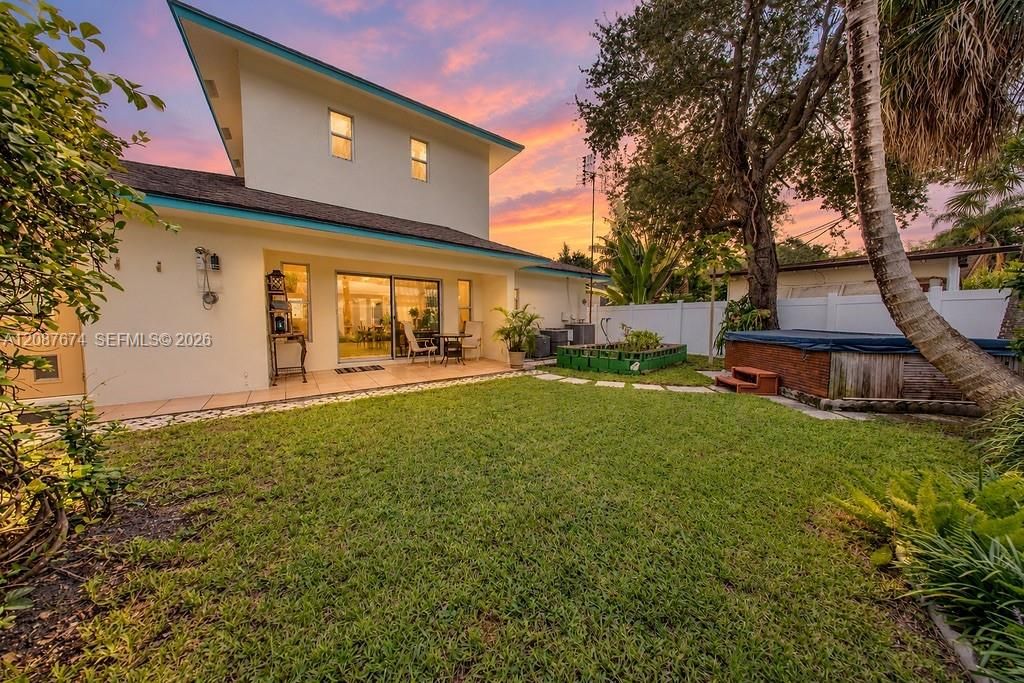 En Venta: $1,299,000 (4 camas, 3 baños, 2051 Pies cuadrados)