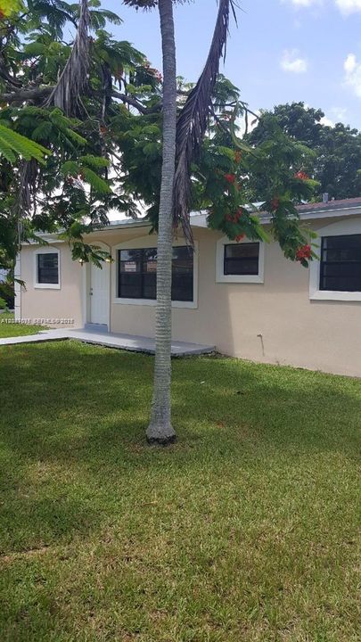 For Sale: $495,000 (4 beds, 2 baths, 1296 Square Feet)