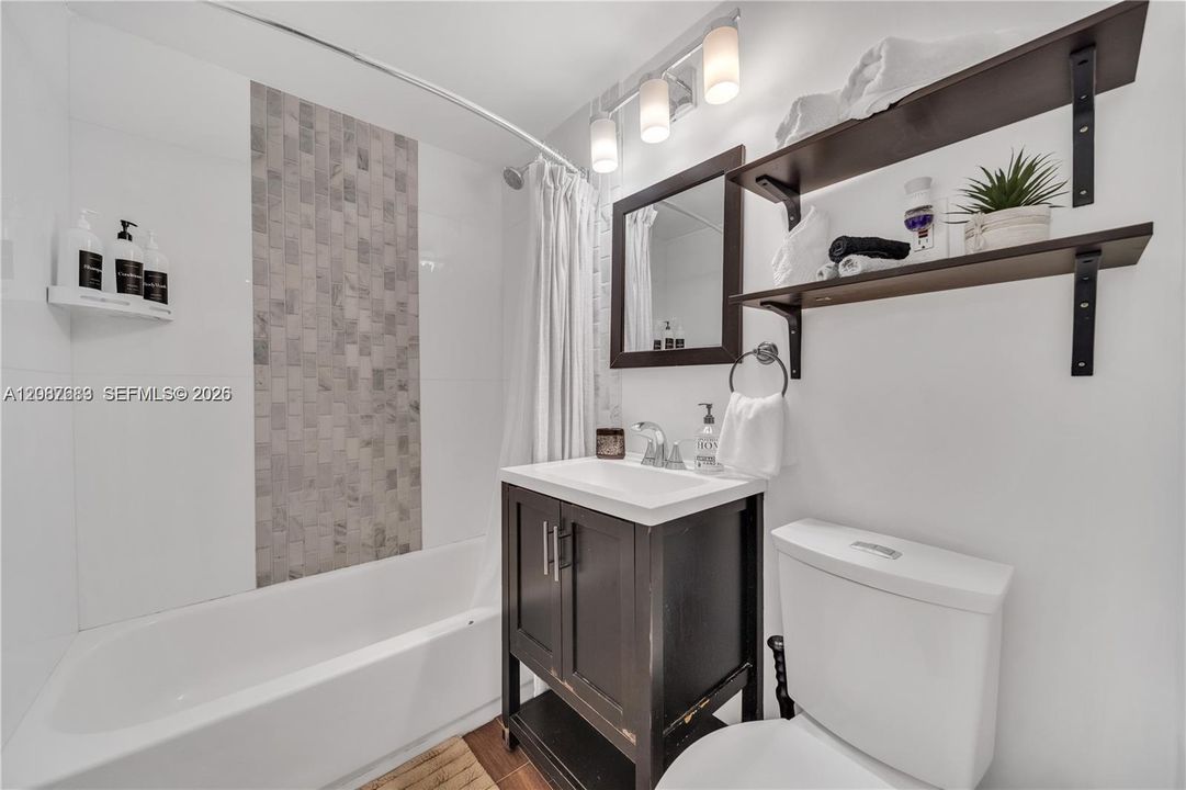 В аренду: $7,000 (4 спален, 2 ванн, 2470 Квадратных фут)